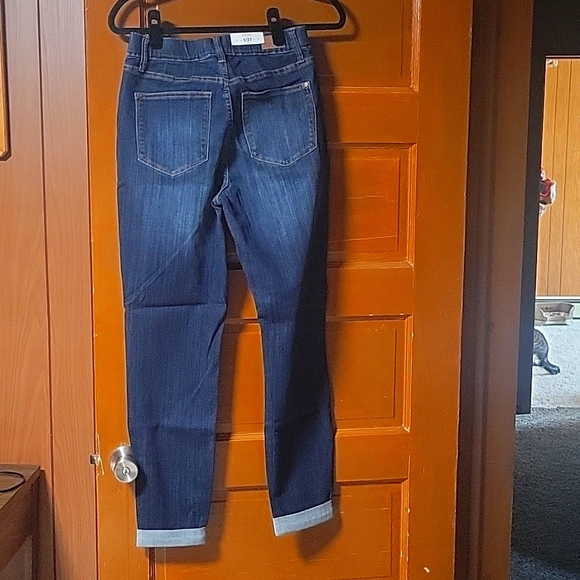 Judy Blue Rowena Pull On - Picture 2 of 2